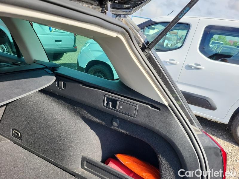  Volkswagen  Passat  Variant (CB5) (2019) Pas.Var.2.0TDI 140 Highline AT #28