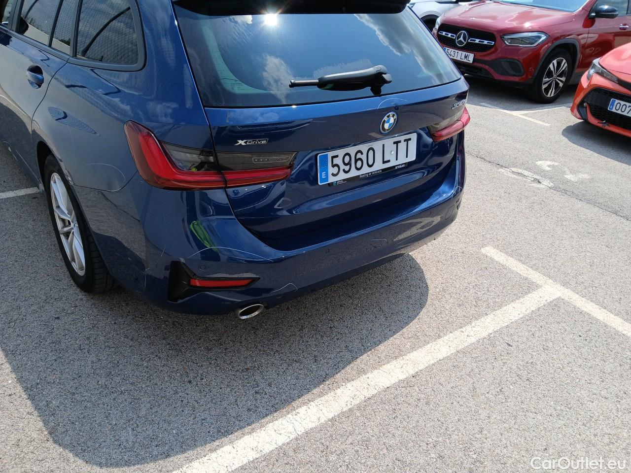  Bmw  Serie 3 BMW  / 2019 / 5P / familiar 330e xDrive Touring #23