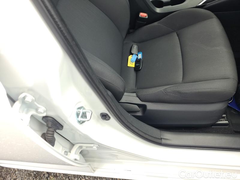 Toyota  Corolla  TouringSports (E21) (2019)  TS 1.8Hyb. Active AT #27