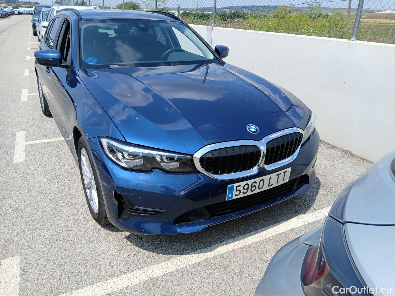  Bmw  Serie 3 BMW  / 2019 / 5P / familiar 330e xDrive Touring #9