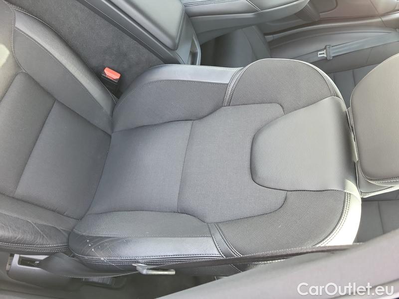  Volvo  V60  (2010)  D3 Momentum AT #8