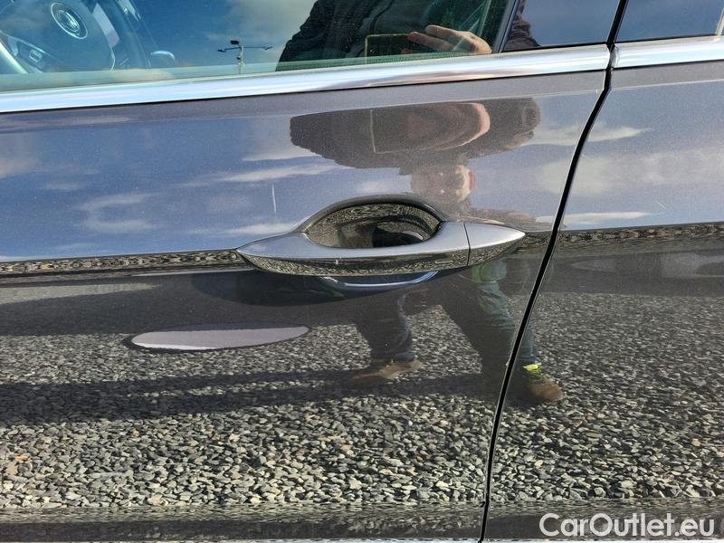  Volkswagen  Passat  Variant (CB5) (2019) Pas.Var.2.0TDI 140 Highline AT #19