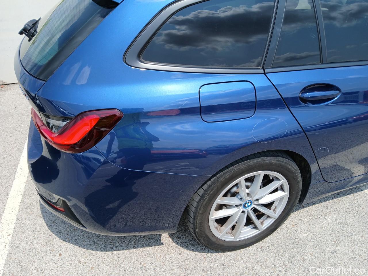  Bmw  Serie 3 BMW  / 2019 / 5P / familiar 330e xDrive Touring #30