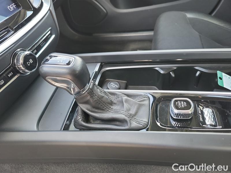  Volvo  V60  (2010)  D3 Momentum AT #10