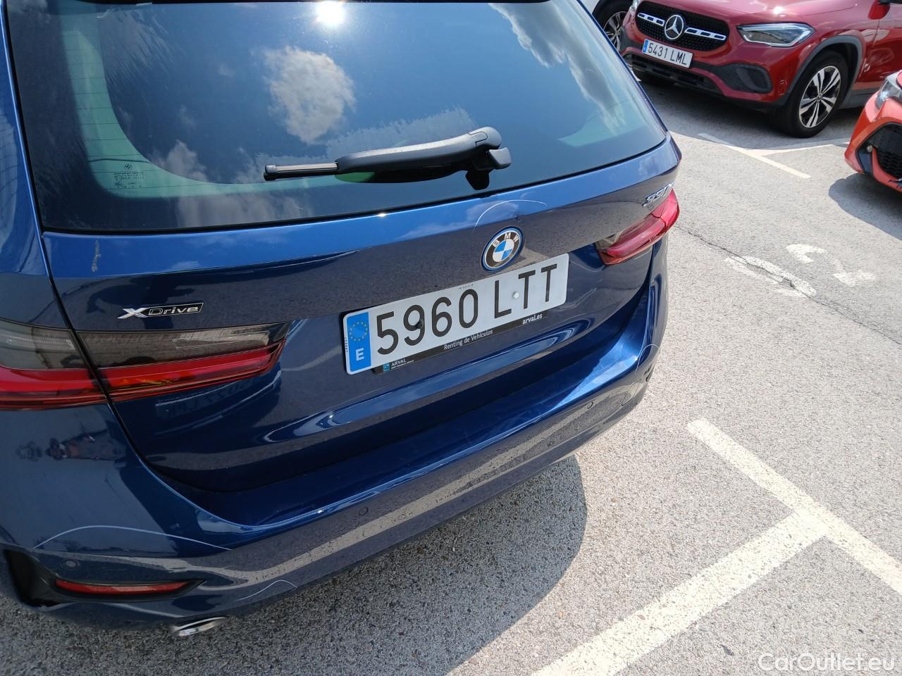  Bmw  Serie 3 BMW  / 2019 / 5P / familiar 330e xDrive Touring #28