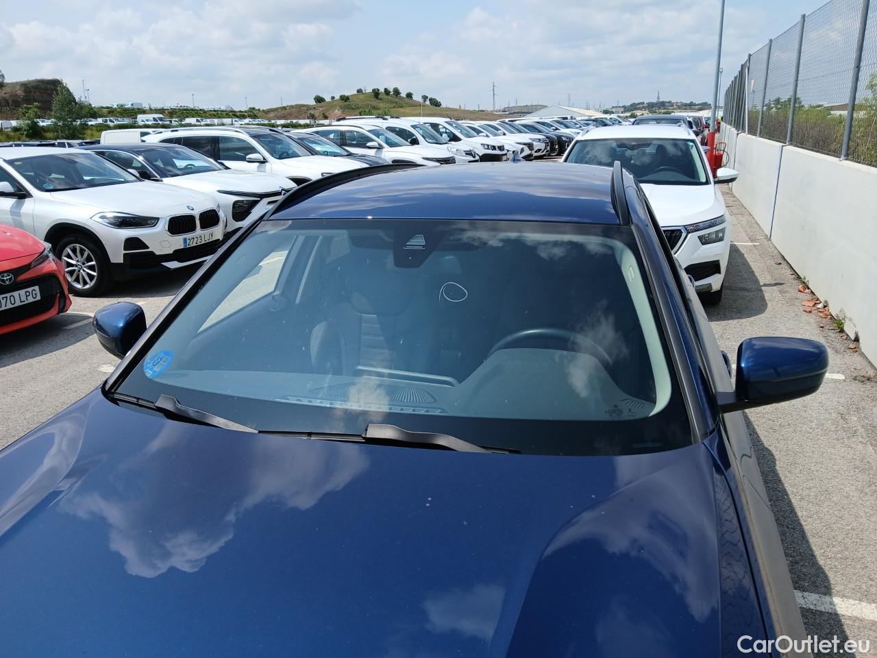  Bmw  Serie 3 BMW  / 2019 / 5P / familiar 330e xDrive Touring #13