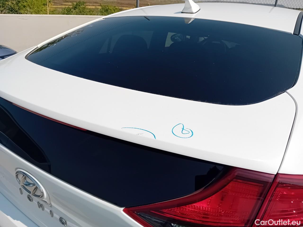  Hyundai   Ioniq HYUNDAI / 2019 / 5P / berlina con portón 1.6 GDI PHEV Klass DCT #24