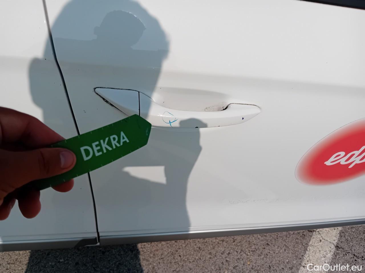  Hyundai   Ioniq HYUNDAI / 2019 / 5P / berlina con portón 1.6 GDI PHEV Klass DCT #31