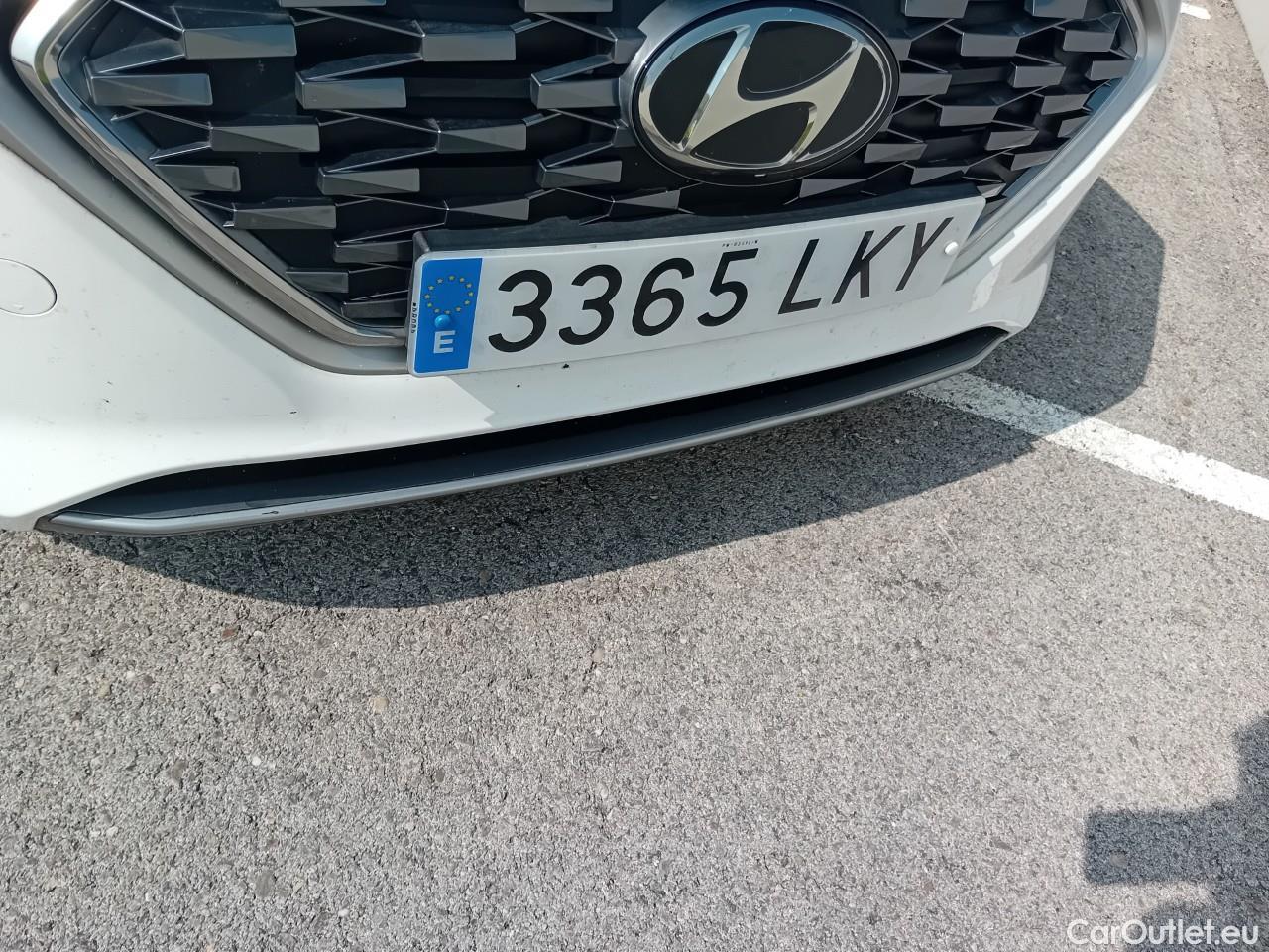  Hyundai   Ioniq HYUNDAI / 2019 / 5P / berlina con portón 1.6 GDI PHEV Klass DCT #9