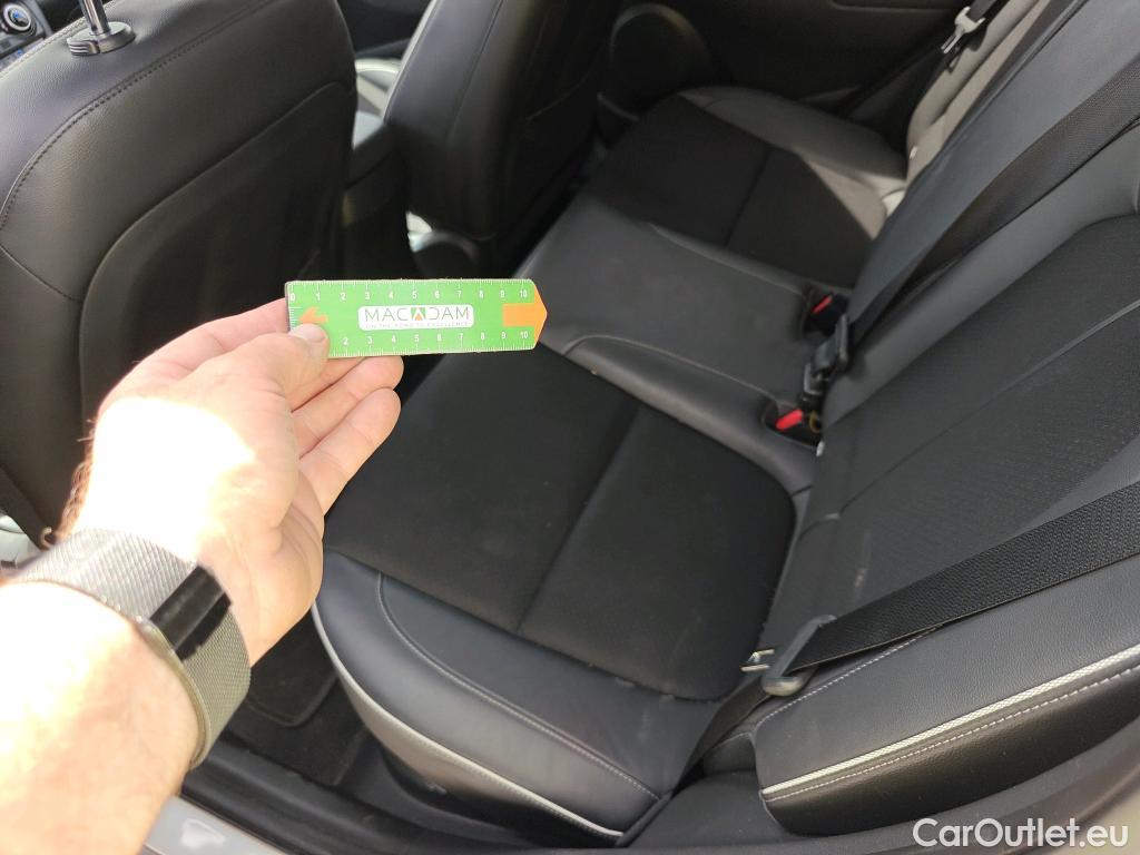  Hyundai  Konna HYUNDAI Kona / 2017 / 5P / todoterreno 1.6 GDI HEV SLE DCT #2
