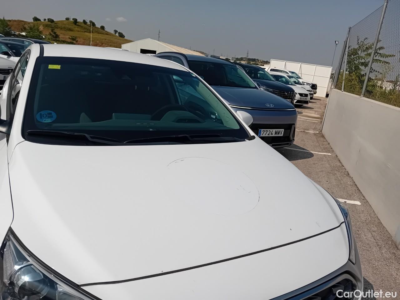  Hyundai   Ioniq HYUNDAI / 2019 / 5P / berlina con portón 1.6 GDI PHEV Klass DCT #7