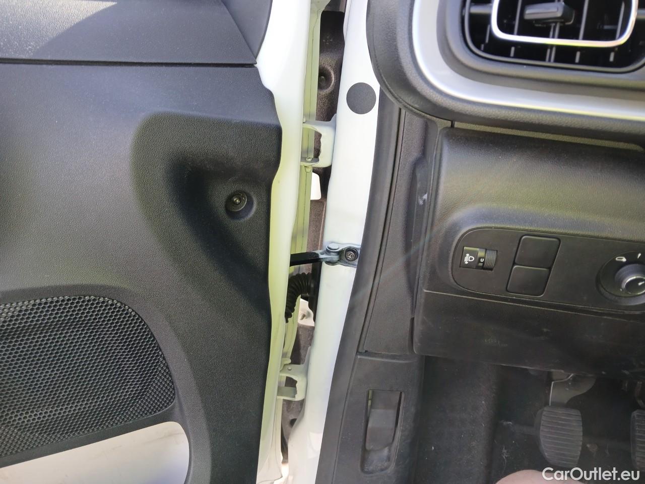  Citroen  C3 CITROEN  / 2020 / 5P / berlina con portón PureTech 81KW (110CV) S&S Feel Pack (AC2) #3
