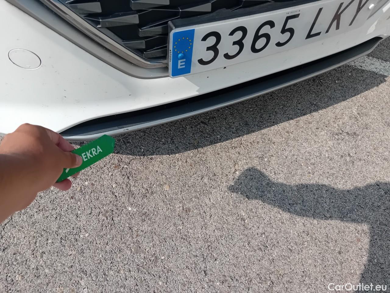  Hyundai   Ioniq HYUNDAI / 2019 / 5P / berlina con portón 1.6 GDI PHEV Klass DCT #8