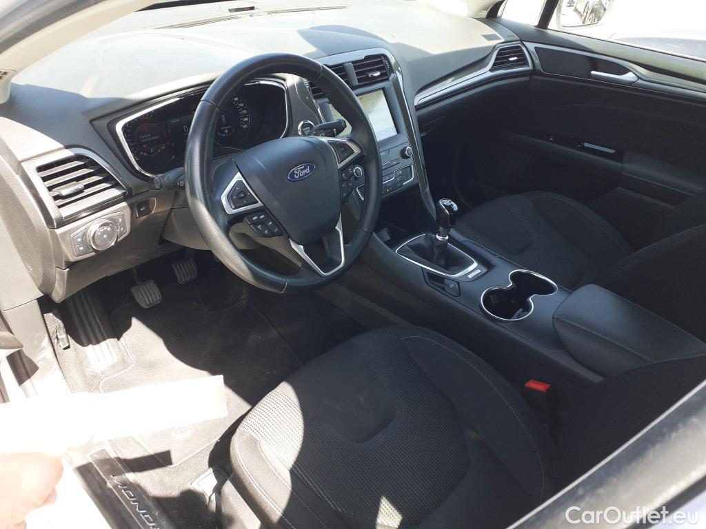  Ford  Mondeo FORD  / 2014 / 5P / berlina con portón 2.0 TDCi 110kW (150CV) Titanium 235 #21
