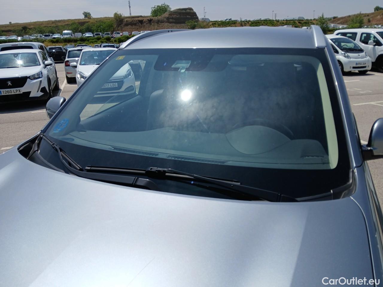  Mitsubishi  Outlander MITSUBISHI  5p 3G todoterreno 2.0 PHEV Kaiteki Auto 4WD #11
