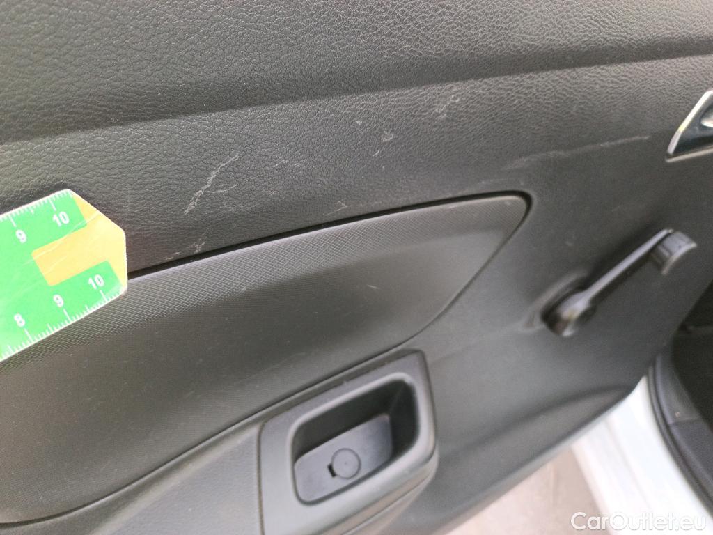  Nissan  Micra NISSAN  / 2017 / 5P / berlina con portón IG-T 68 kW (92 CV) E6D-F Acenta #12