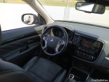  Mitsubishi  Outlander MITSUBISHI  5p 3G todoterreno 2.0 PHEV Kaiteki Auto 4WD #3