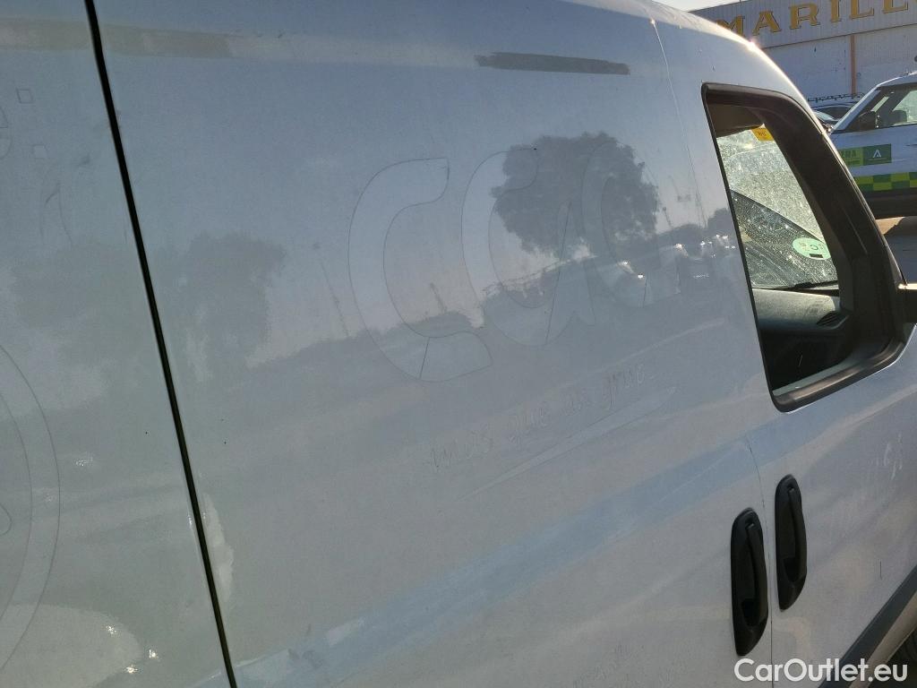  Fiat  Doblo FIAT Doblò Cargo/2015/4P/furgón derivado de turismo Cargo SX 1.6 Mjet 66kW (90CV) #7