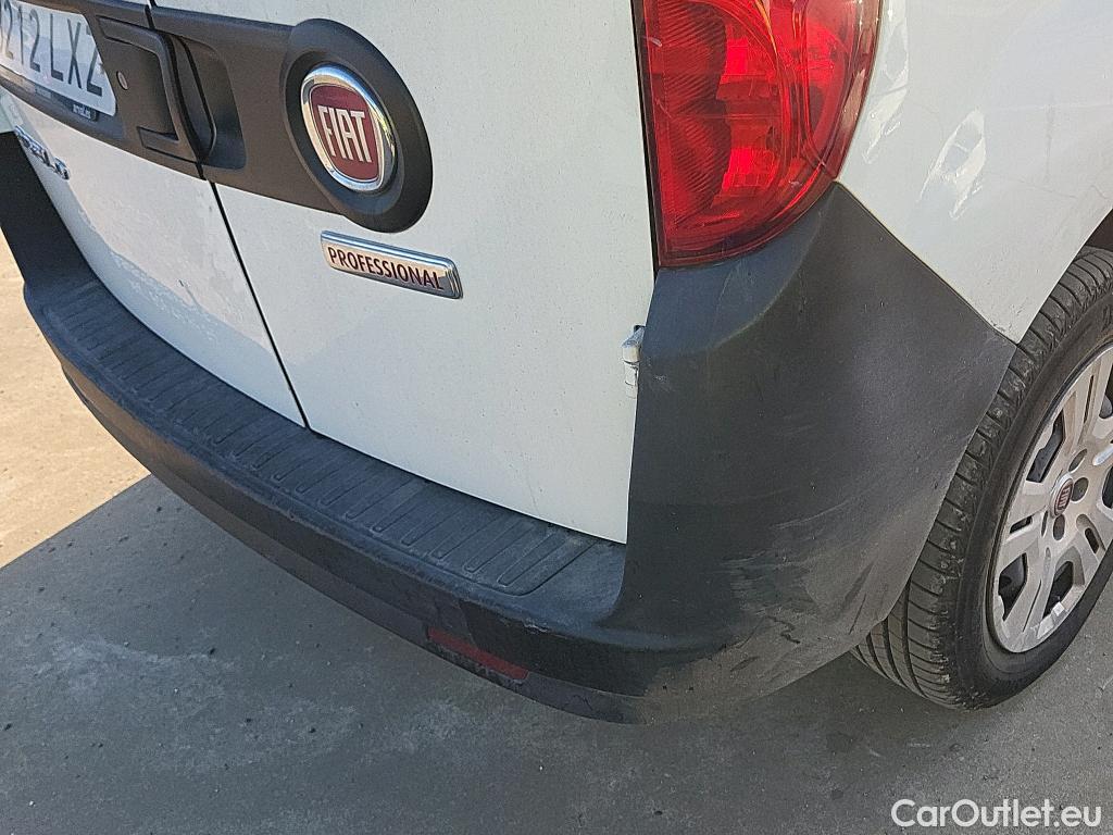  Fiat  Doblo FIAT Doblò Cargo/2015/4P/furgón derivado de turismo Cargo SX 1.6 Mjet 66kW (90CV) #17