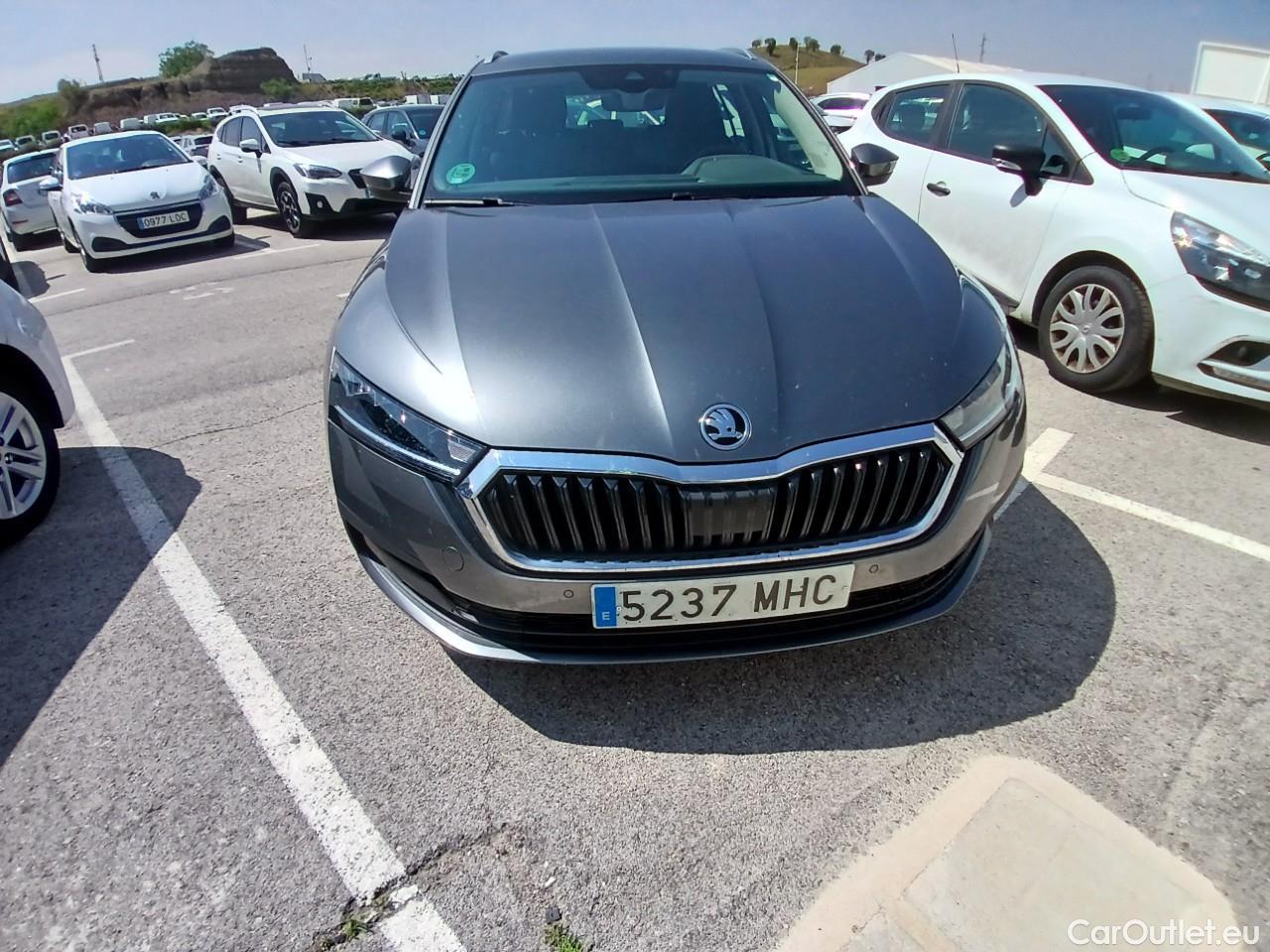  Skoda  Octavia  Combi Ambition 2.0 TDI 150CV AT7 E6d #1
