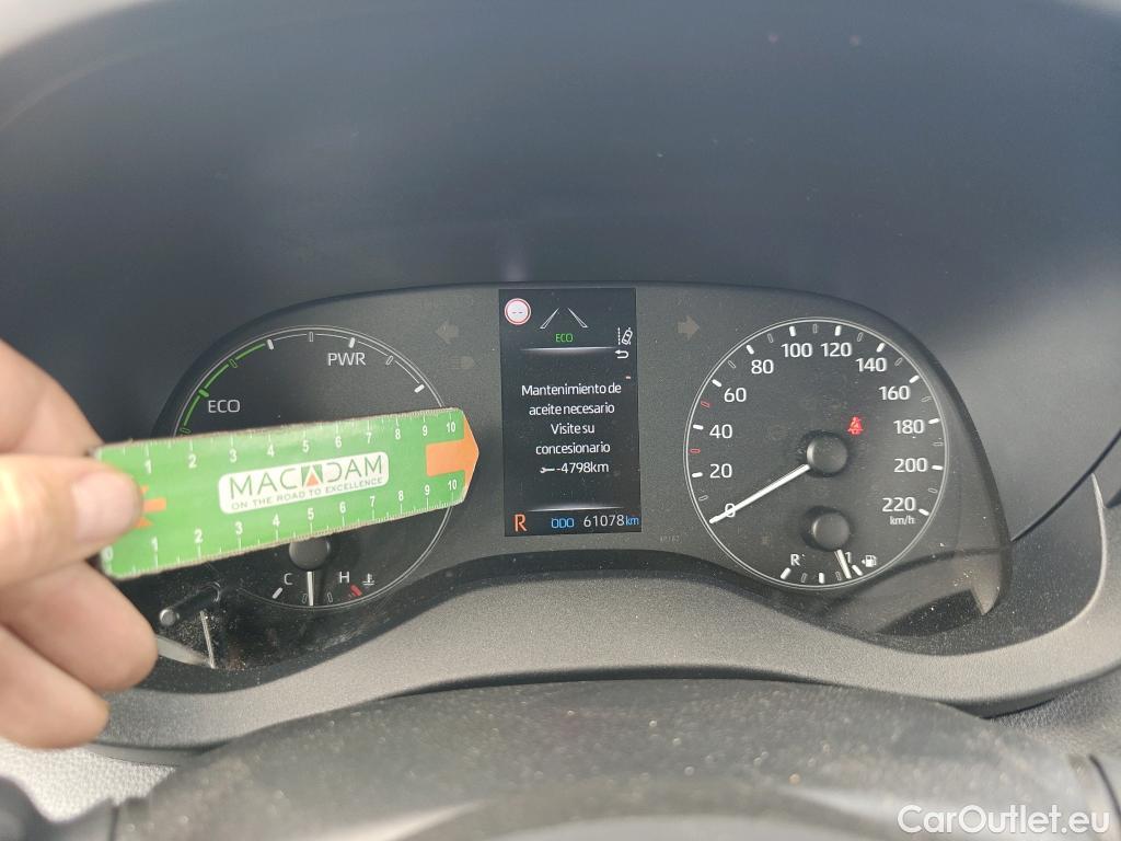  Toyota  Yaris TOYOTA  / 2020 / 5P / berlina con portón 1.5 120H Active Tech #17