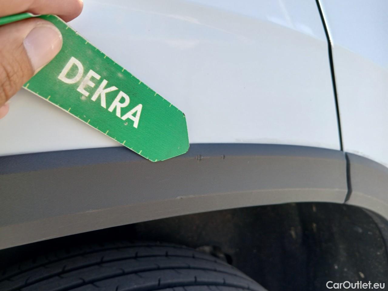  Skoda  Karoq SKODA  / 2021 / 5P / todoterreno 1.5 TSI 110kW (150CV) DSG ACT Ambition (AC2) #28