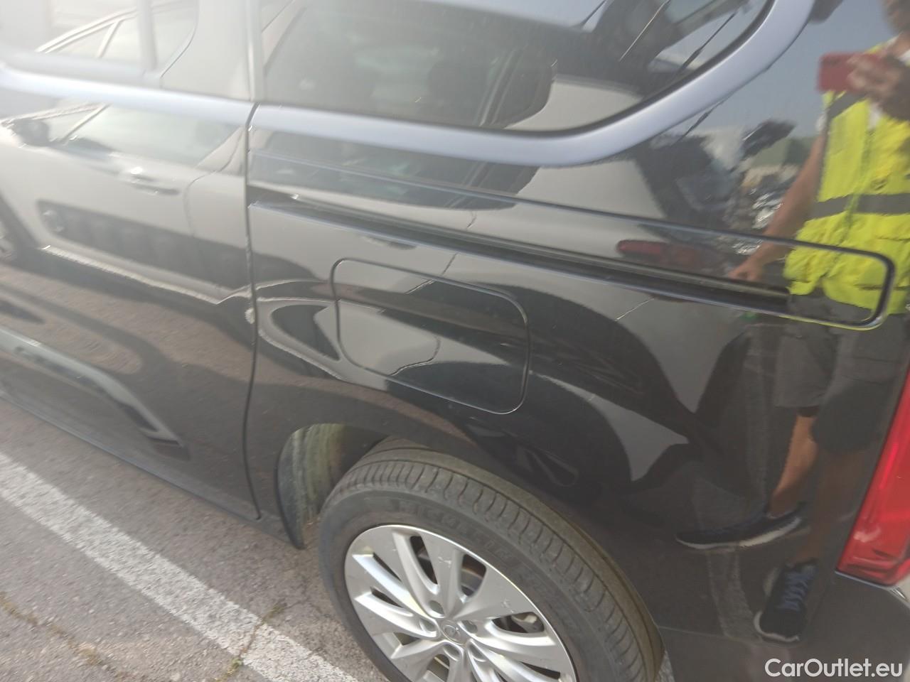  Opel  Combo OPEL  Life / 2018 / 5P / combi 1.2 T 96kW S/S Elegance Plus L Auto (IND) #25