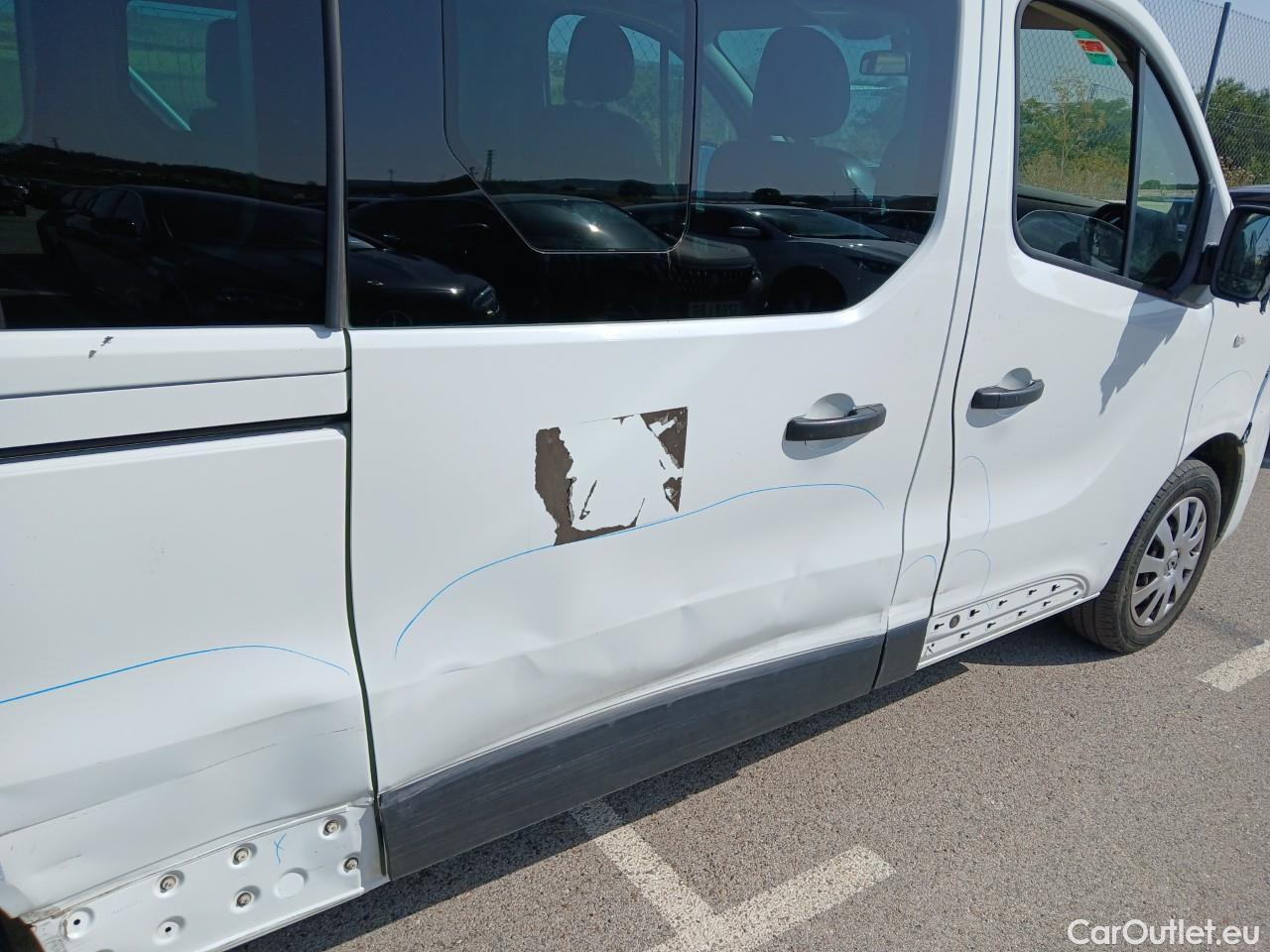  Renault  Trafic RENAULT  / 2014 / 5P / combi Passenger Largo En. dCi 92 kW(125 CV) E6 #82