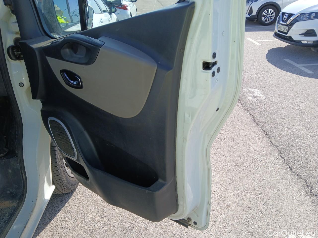  Renault  Trafic RENAULT  / 2014 / 5P / combi Passenger Largo En. dCi 92 kW(125 CV) E6 #21