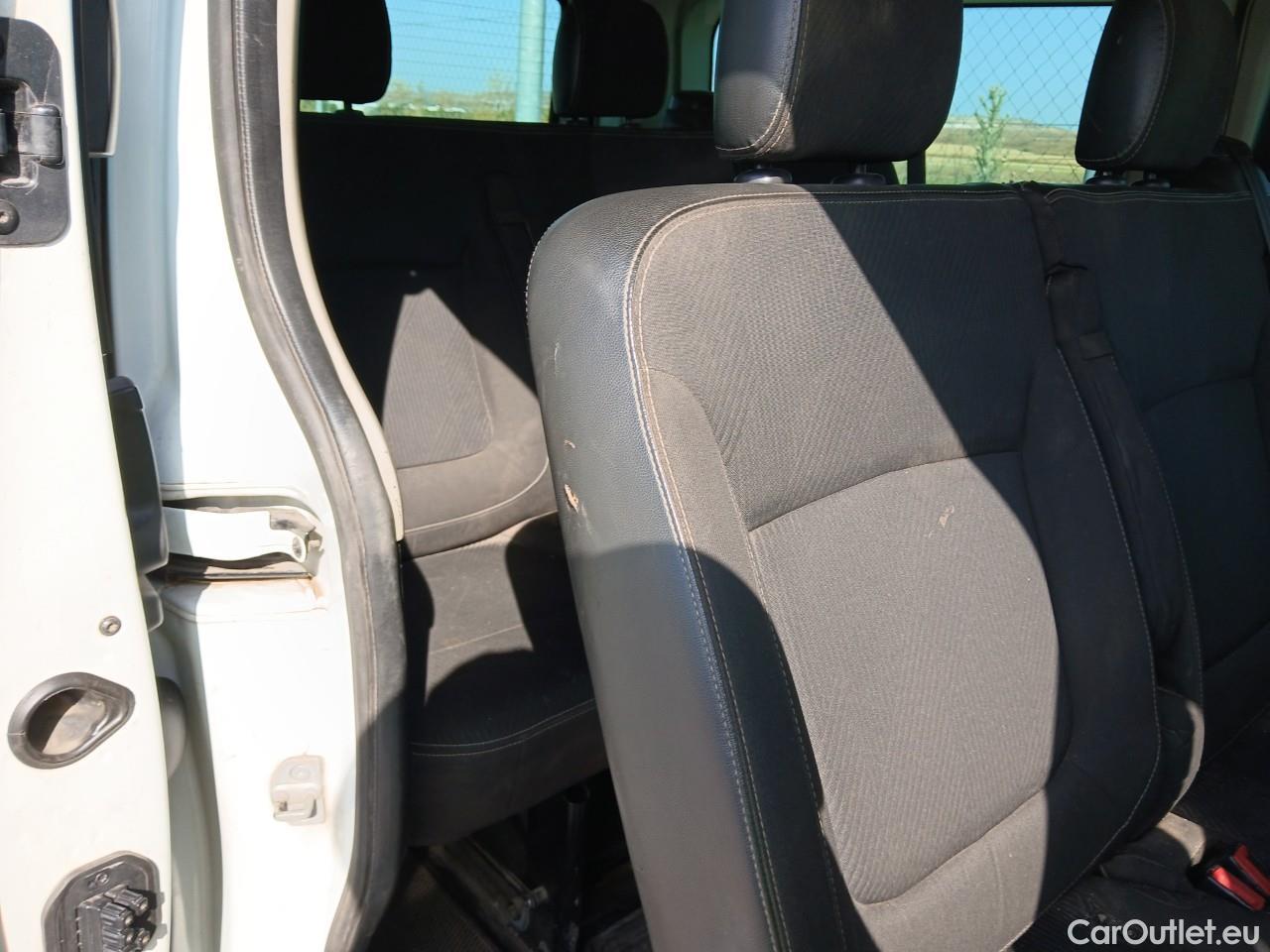  Renault  Trafic RENAULT  / 2014 / 5P / combi Passenger Largo En. dCi 92 kW(125 CV) E6 #25