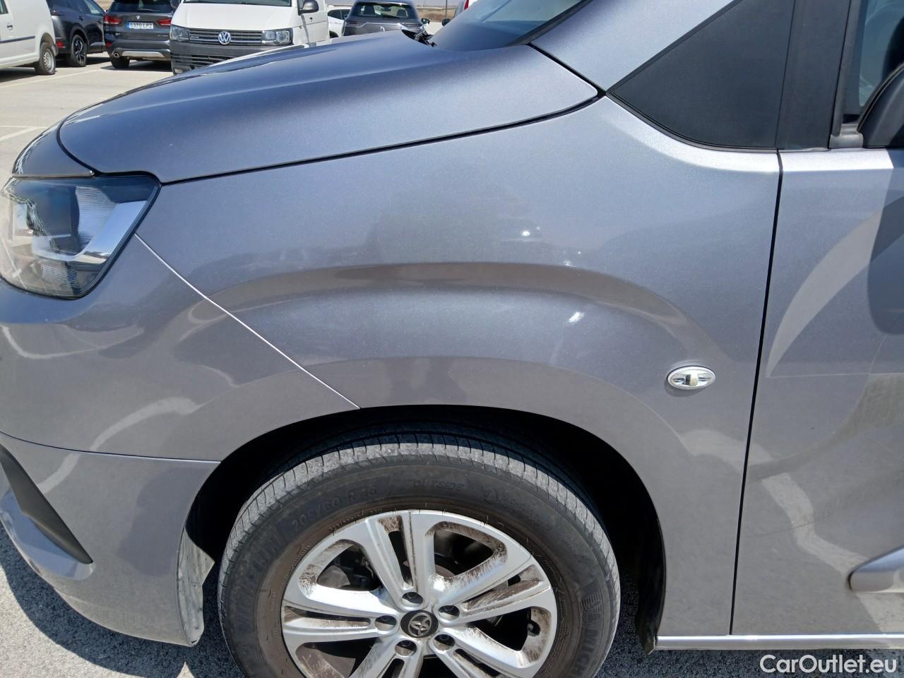  Toyota  Proace TOYOTA  City Verso / 2020 / 5P / monovolumen 1.5D 96kW (130CV) Family Active L1 #32
