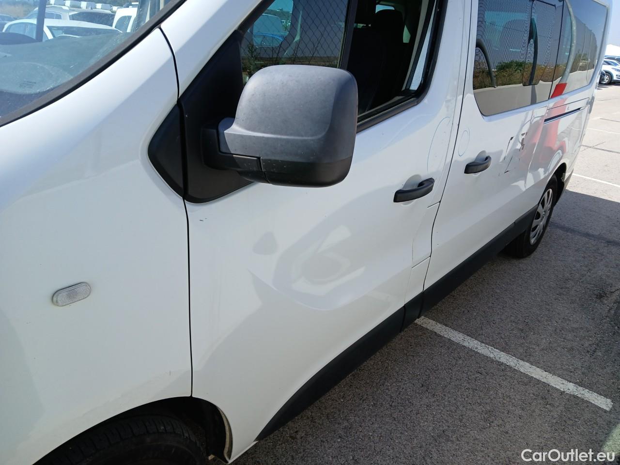  Renault  Trafic RENAULT  / 2014 / 5P / combi Passenger Largo En. dCi 92 kW(125 CV) E6 #56