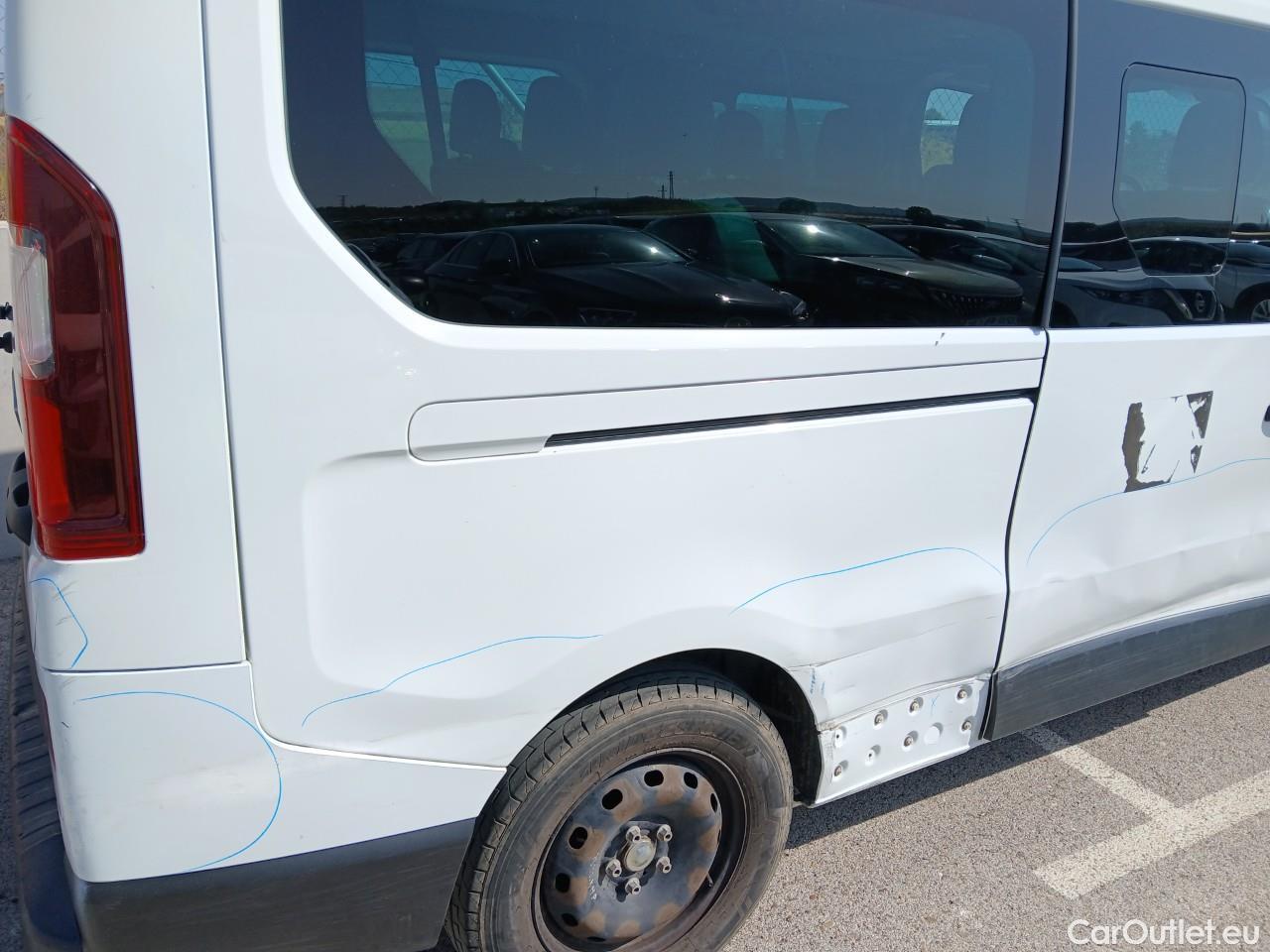  Renault  Trafic RENAULT  / 2014 / 5P / combi Passenger Largo En. dCi 92 kW(125 CV) E6 #76