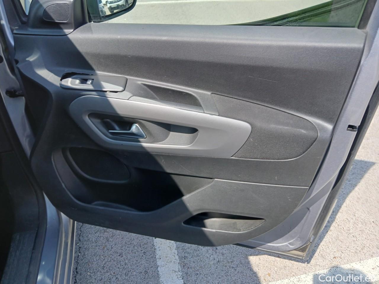  Toyota  Proace TOYOTA  City Verso / 2020 / 5P / monovolumen 1.5D 96kW (130CV) Family Active L1 #22