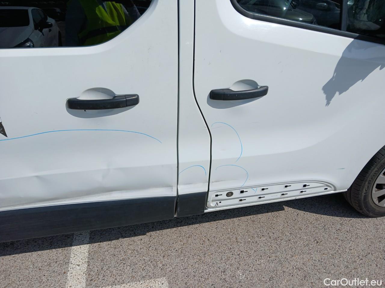  Renault  Trafic RENAULT  / 2014 / 5P / combi Passenger Largo En. dCi 92 kW(125 CV) E6 #84
