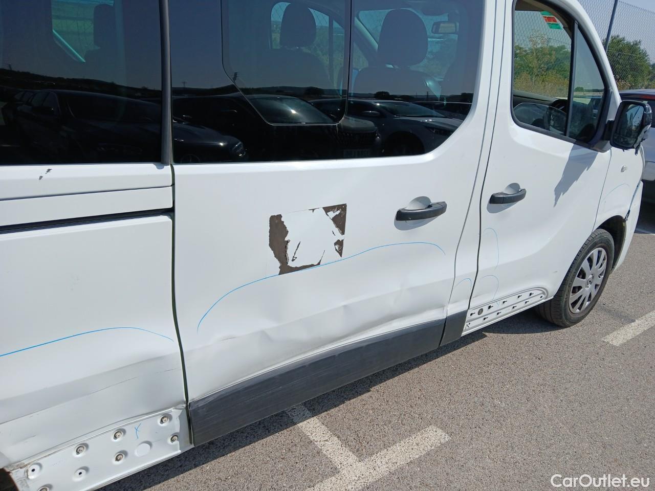  Renault  Trafic RENAULT  / 2014 / 5P / combi Passenger Largo En. dCi 92 kW(125 CV) E6 #78