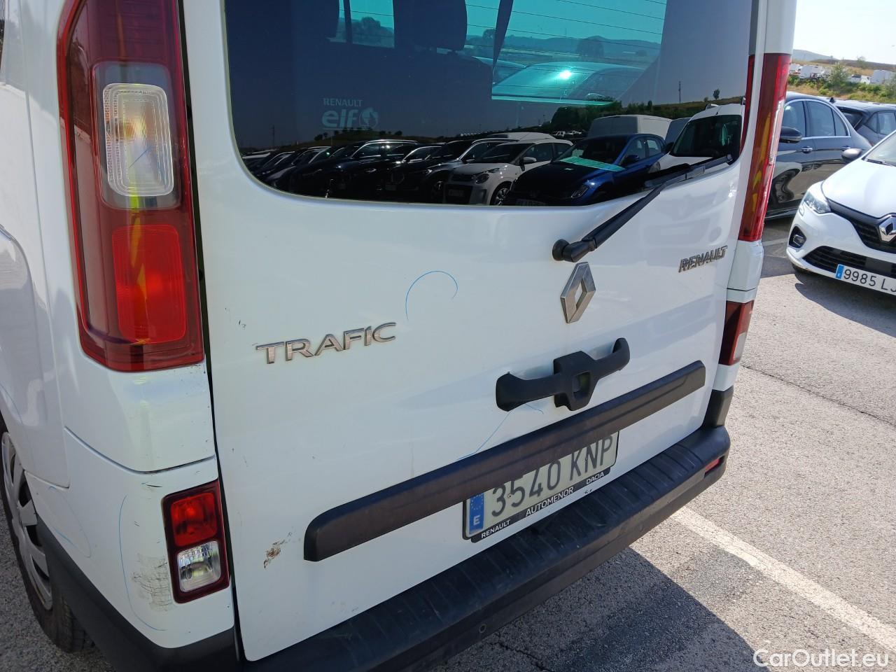  Renault  Trafic RENAULT  / 2014 / 5P / combi Passenger Largo En. dCi 92 kW(125 CV) E6 #67