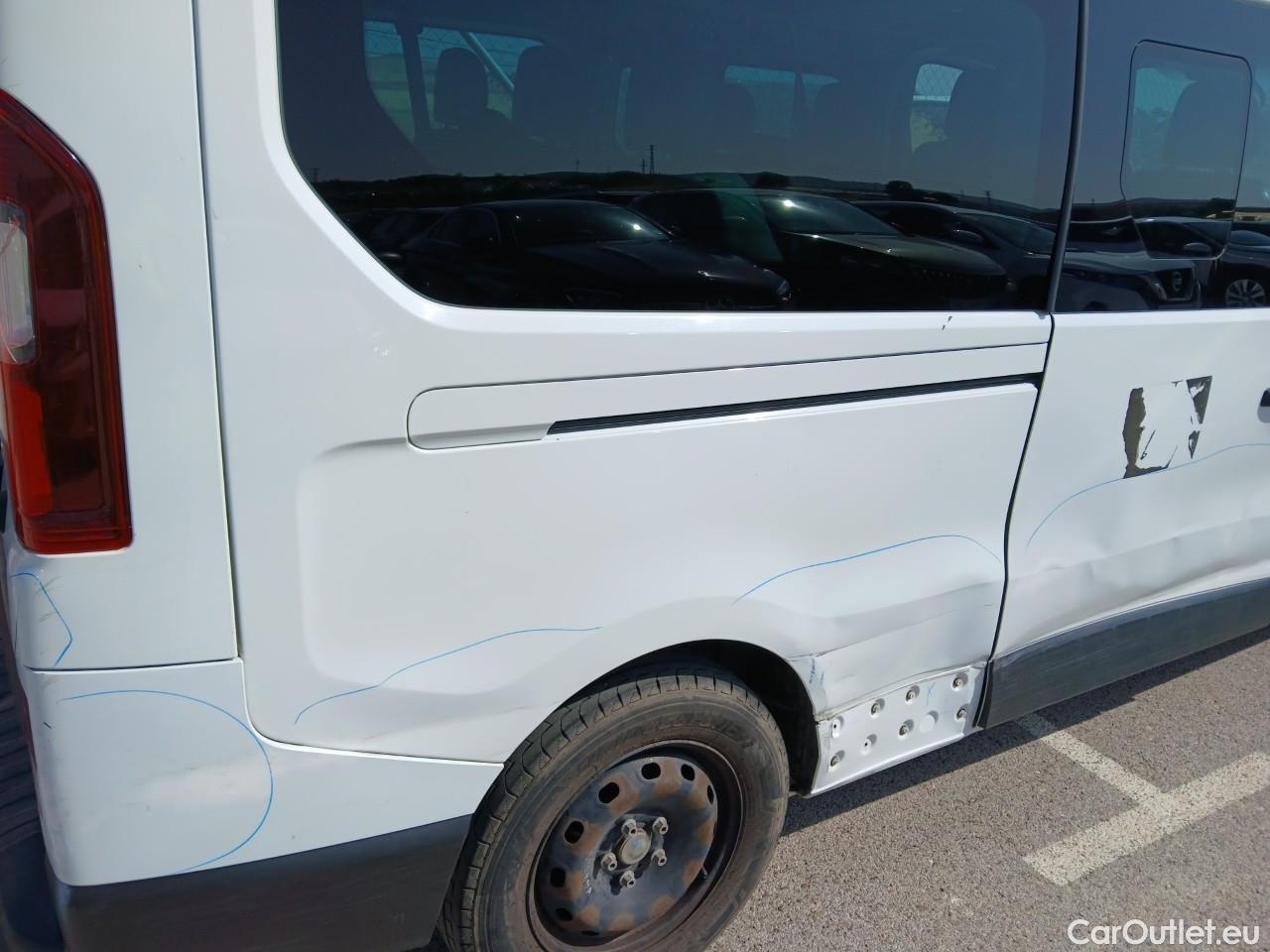  Renault  Trafic RENAULT  / 2014 / 5P / combi Passenger Largo En. dCi 92 kW(125 CV) E6 #81