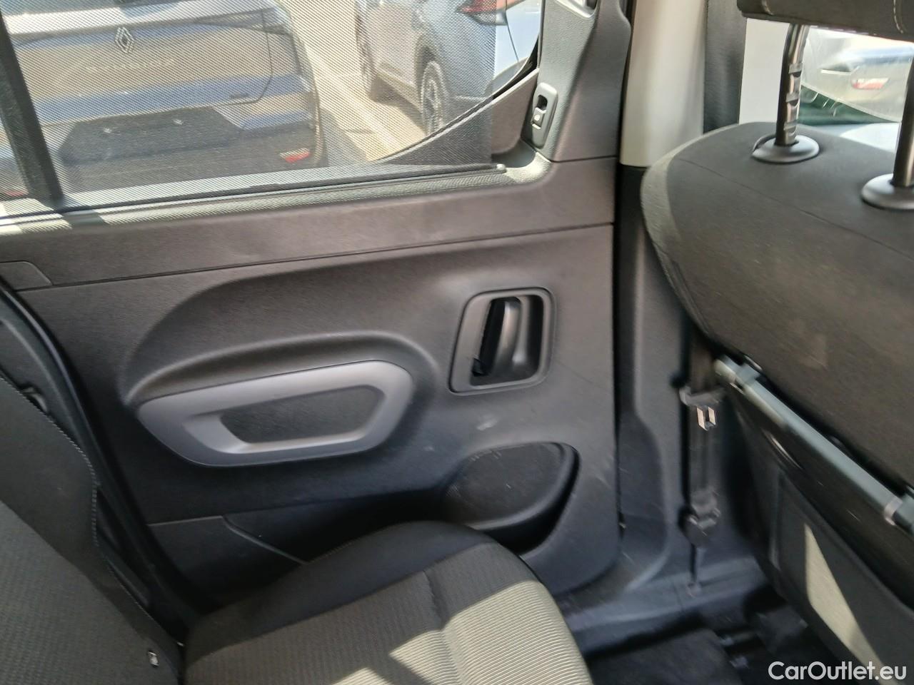  Toyota  Proace TOYOTA  City Verso / 2020 / 5P / monovolumen 1.5D 96kW (130CV) Family Active L1 #17