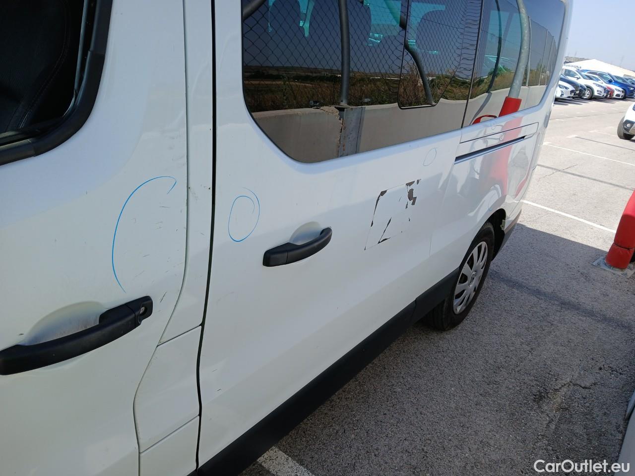  Renault  Trafic RENAULT  / 2014 / 5P / combi Passenger Largo En. dCi 92 kW(125 CV) E6 #59