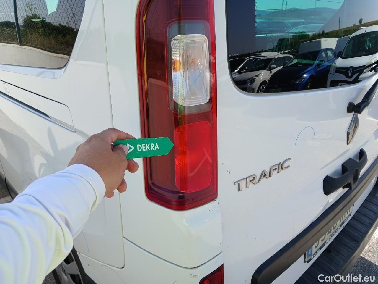  Renault  Trafic RENAULT  / 2014 / 5P / combi Passenger Largo En. dCi 92 kW(125 CV) E6 #65