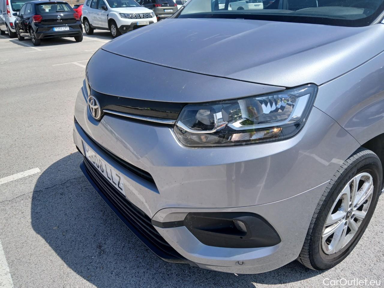  Toyota  Proace TOYOTA  City Verso / 2020 / 5P / monovolumen 1.5D 96kW (130CV) Family Active L1 #27