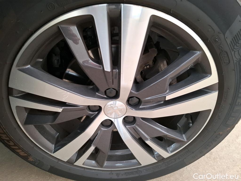  Peugeot  3008  Allure Pack 1.5 HDi 130CV BVA8 E6d #30