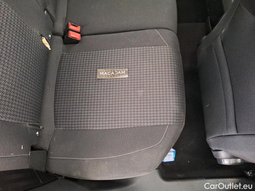  Peugeot  308 PEUGEOT  SW / 2017 / 5P / Break Puretech 110 S&S Active Business #46