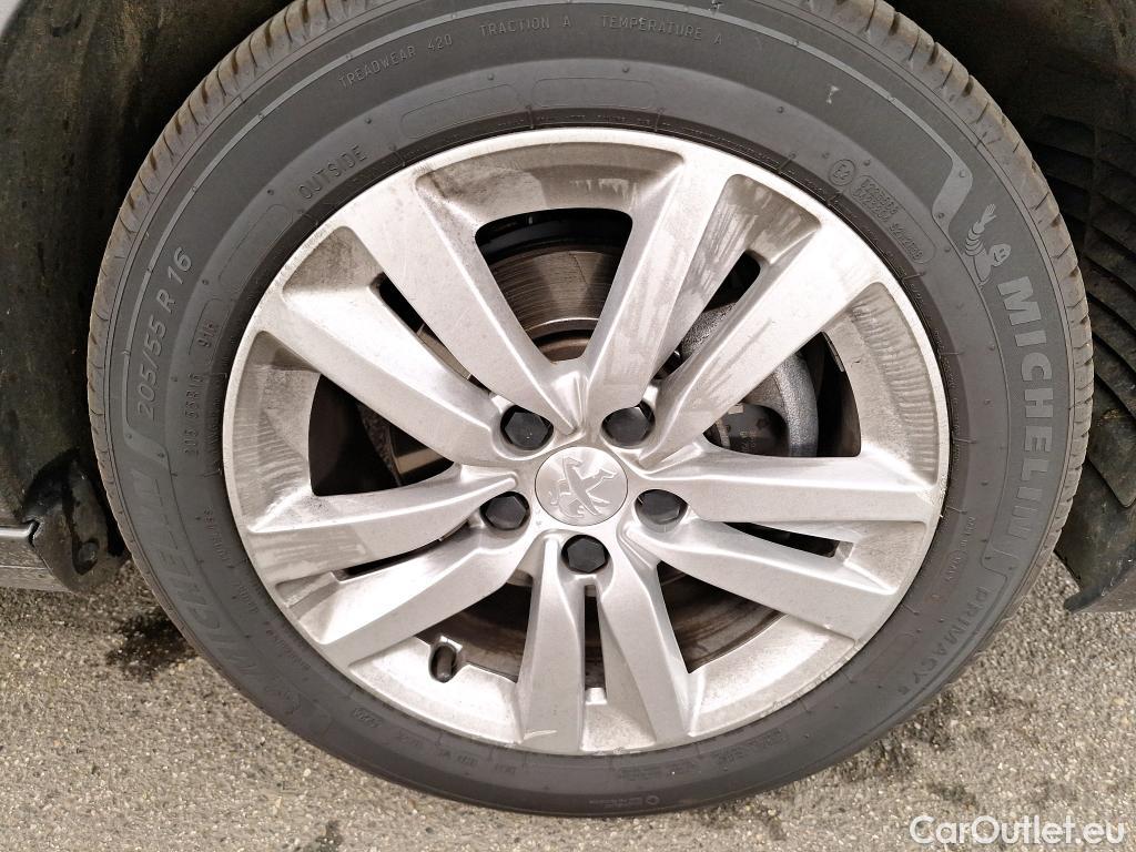  Peugeot  308 PEUGEOT  SW / 2017 / 5P / Break Puretech 110 S&S Active Business #22