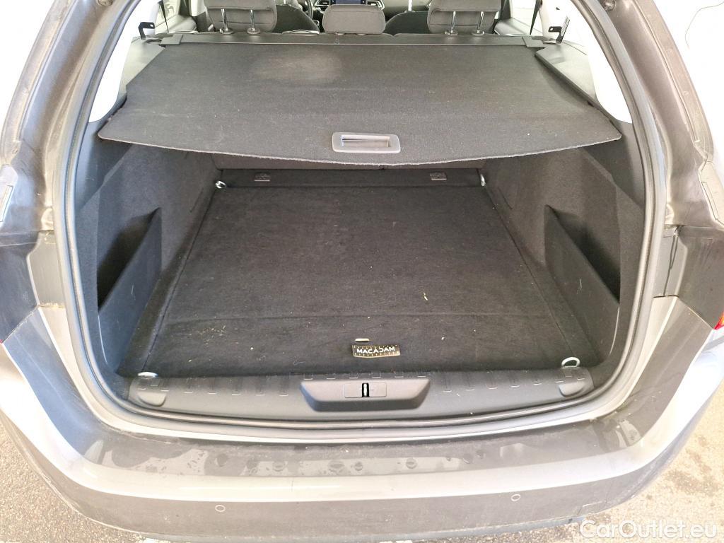  Peugeot  308 PEUGEOT  SW / 2017 / 5P / Break Puretech 110 S&S Active Business #34