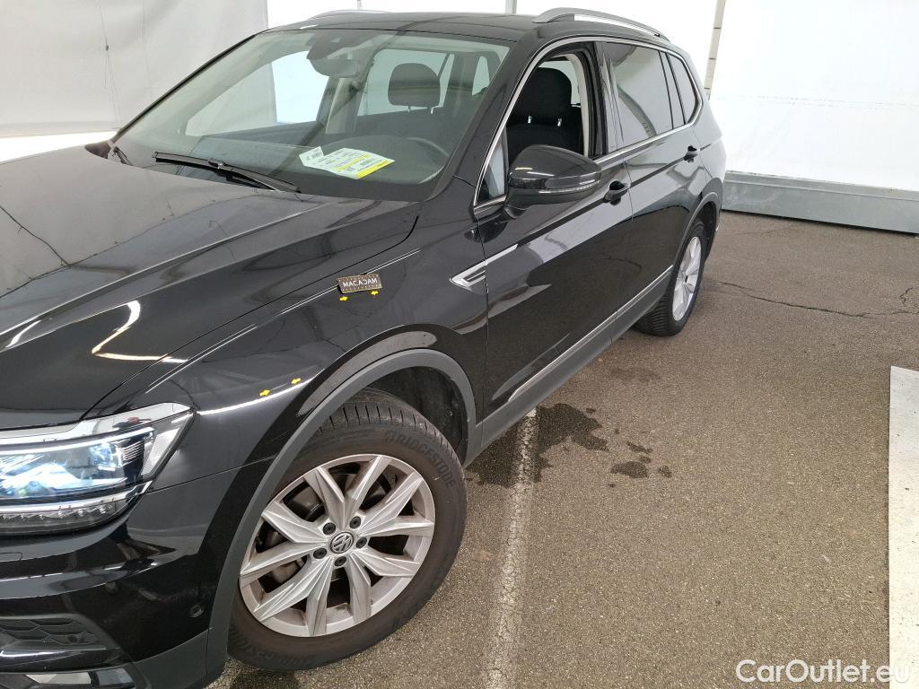  Volkswagen  Tiguan VOLKSWAGEN  Allspace / 2017 / 5P / SUV 2.0 TDI 150 DSG7 Carat #9