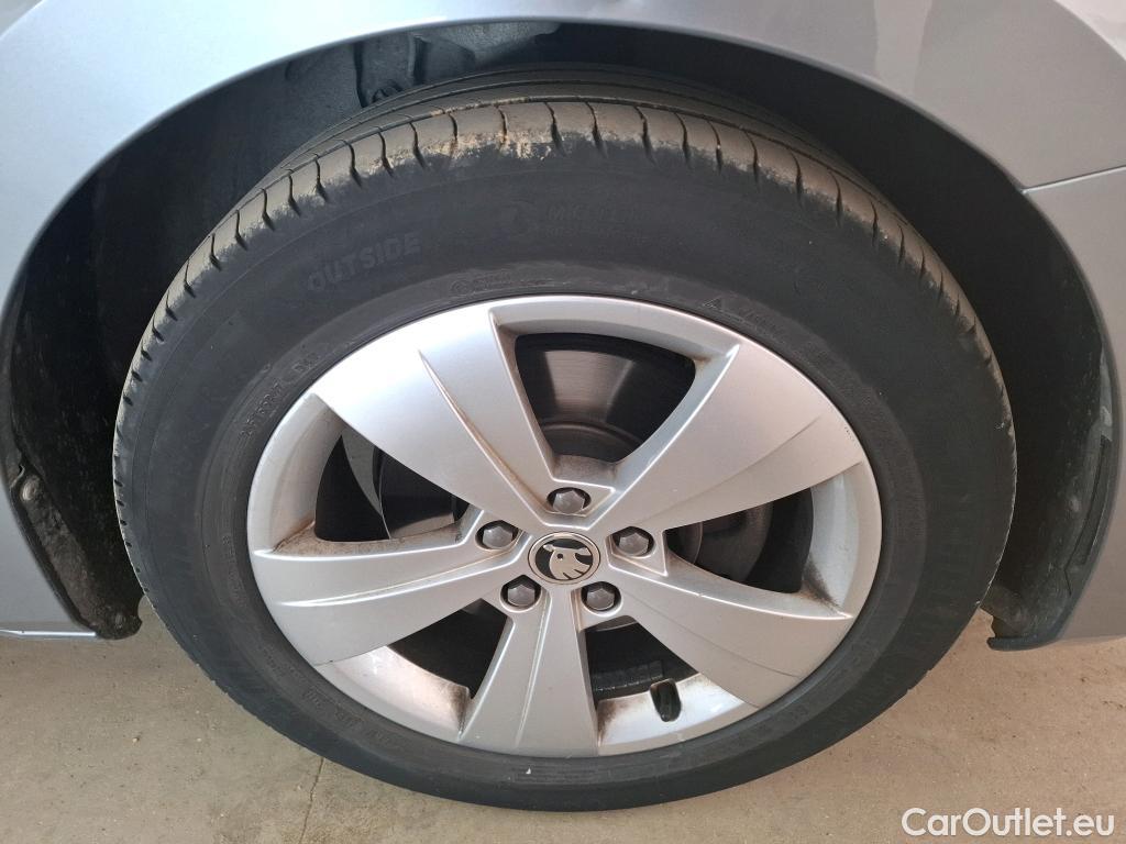  Skoda  Superb  Break Business 2.0 TDI 120CV BVA7 E6d #79