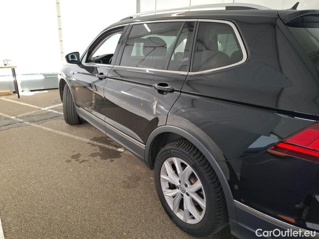  Volkswagen  Tiguan VOLKSWAGEN  Allspace / 2017 / 5P / SUV 2.0 TDI 150 DSG7 Carat #17