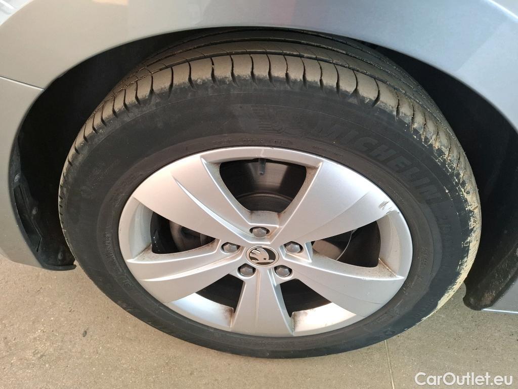  Skoda  Superb  Break Business 2.0 TDI 120CV BVA7 E6d #5